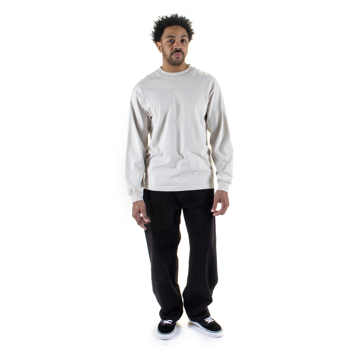 Carhartt WIP - Everson Pant
Style # I036310-3HV
Color : Black Everson Print / Palisander