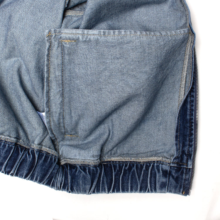 Grand Collection - Denim Jacket
Color : Washed Blue