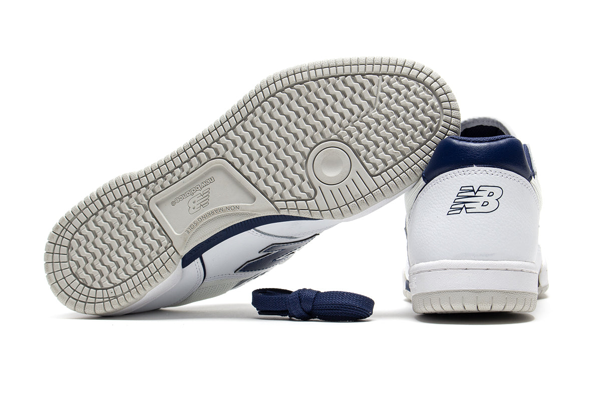 New Balance Numeric - 600
Style # NM600TTN
Color : White / Navy
