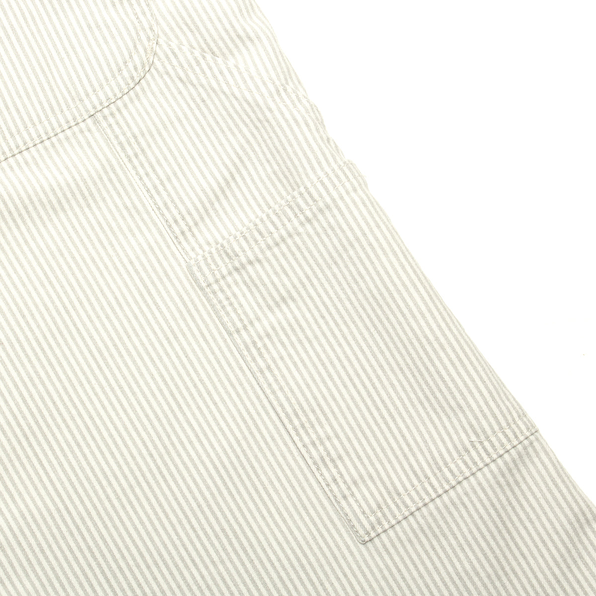 Carhartt WIP - Women's Mercer Short
Style # I036532_3OK_35
Color : Graphite / Waxed Bleached