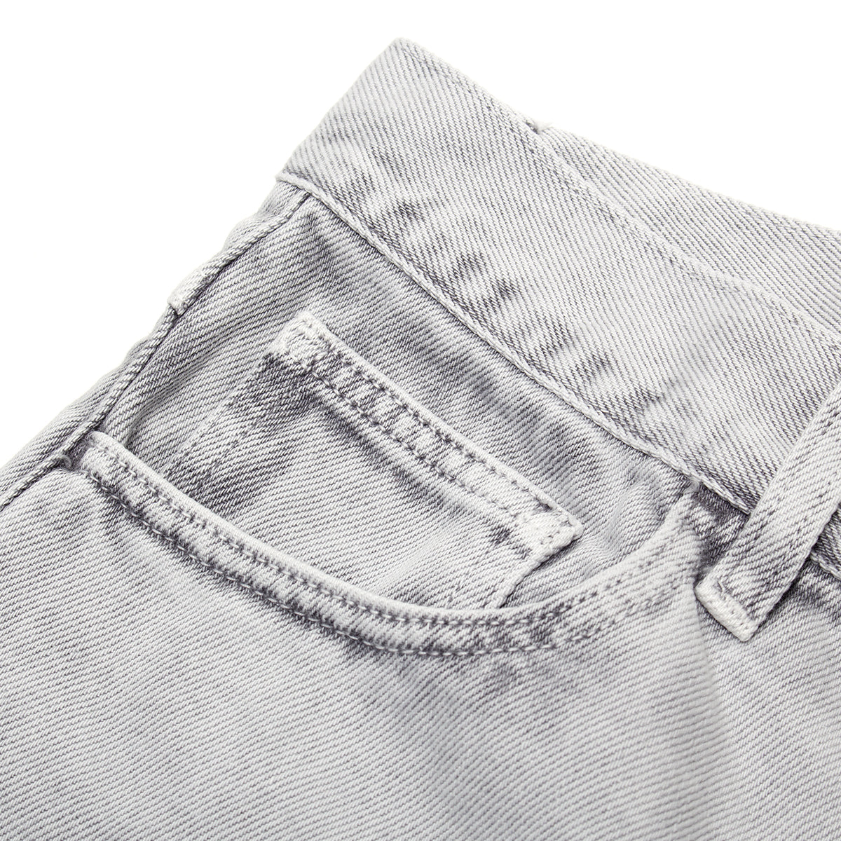 Carhartt WIP - Women's Brandon Short
Style # I036530_89_5F
Color : Black Chalk Wash