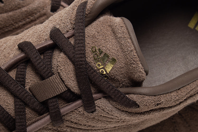 Adidas Originals - Ghost Sprint
Style # HQ9305
Color : Earth Strata / Aurora Coffee / Gold Metallic