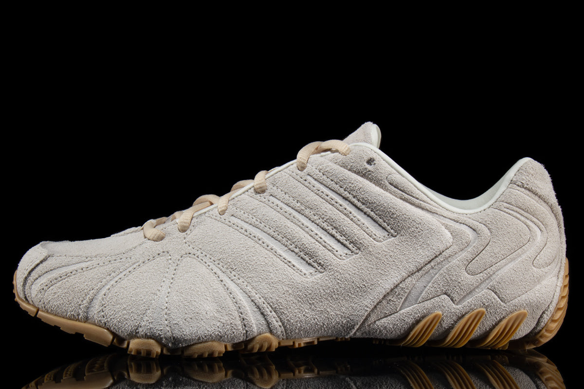 Adidas Originals - Ghost Sprint
Style # HQ9304
Color : Off White / Sand Strata / Gold Metallic