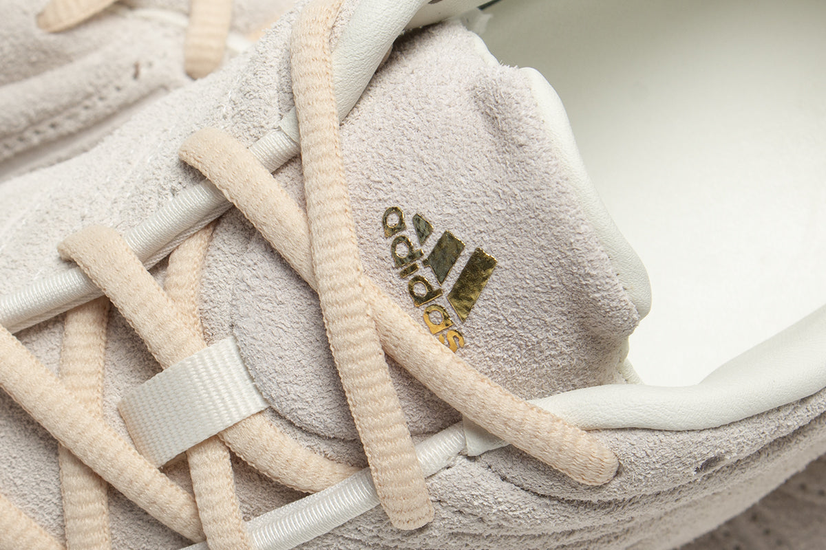 Adidas Originals - Ghost Sprint
Style # HQ9304
Color : Off White / Sand Strata / Gold Metallic