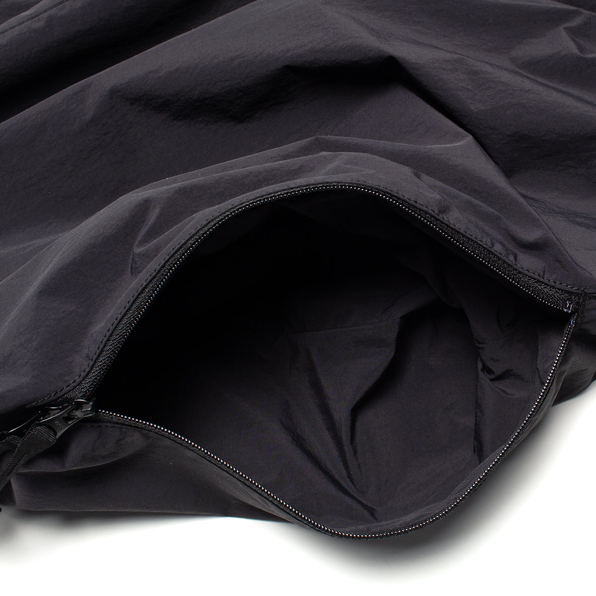 Snow Peak - Nylon Tussah Utility Storage Pants
Color : Black