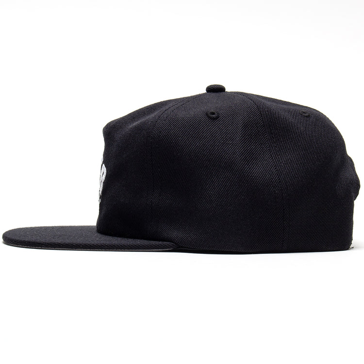Baker - Arch Logo Hat
Color : Black