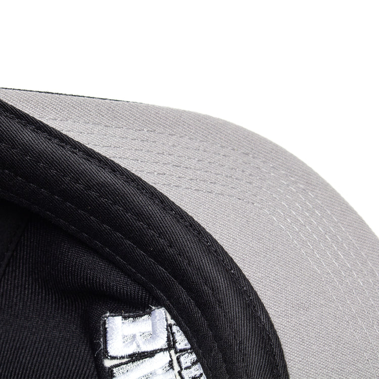 Baker - Arch Logo Hat
Color : Black