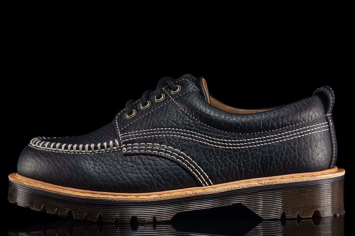 Dr. Martens - Lowell
Style # 42445001
Color : Black