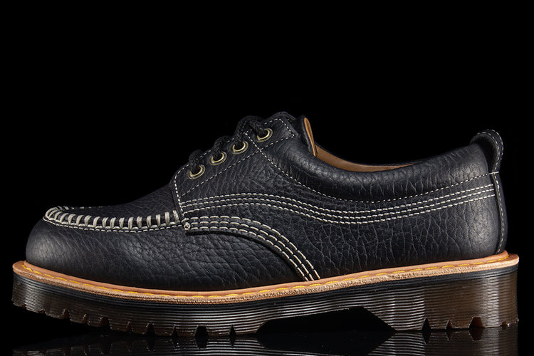 Dr. Martens - Lowell
Style # 42445001
Color : Black
