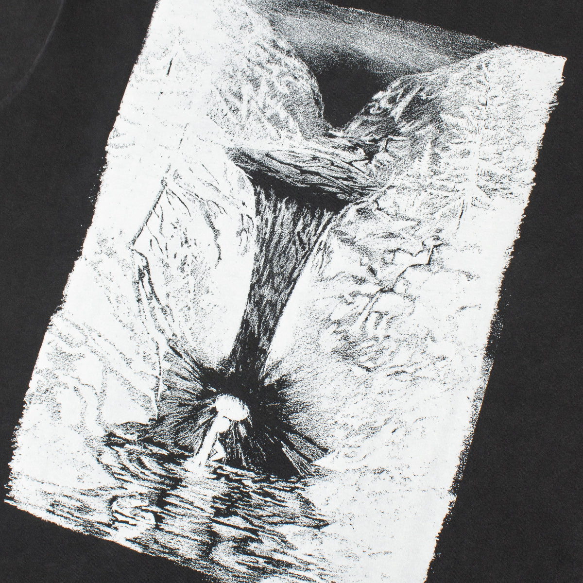 Dancer - Waterfall T-Shirt
Color : Black