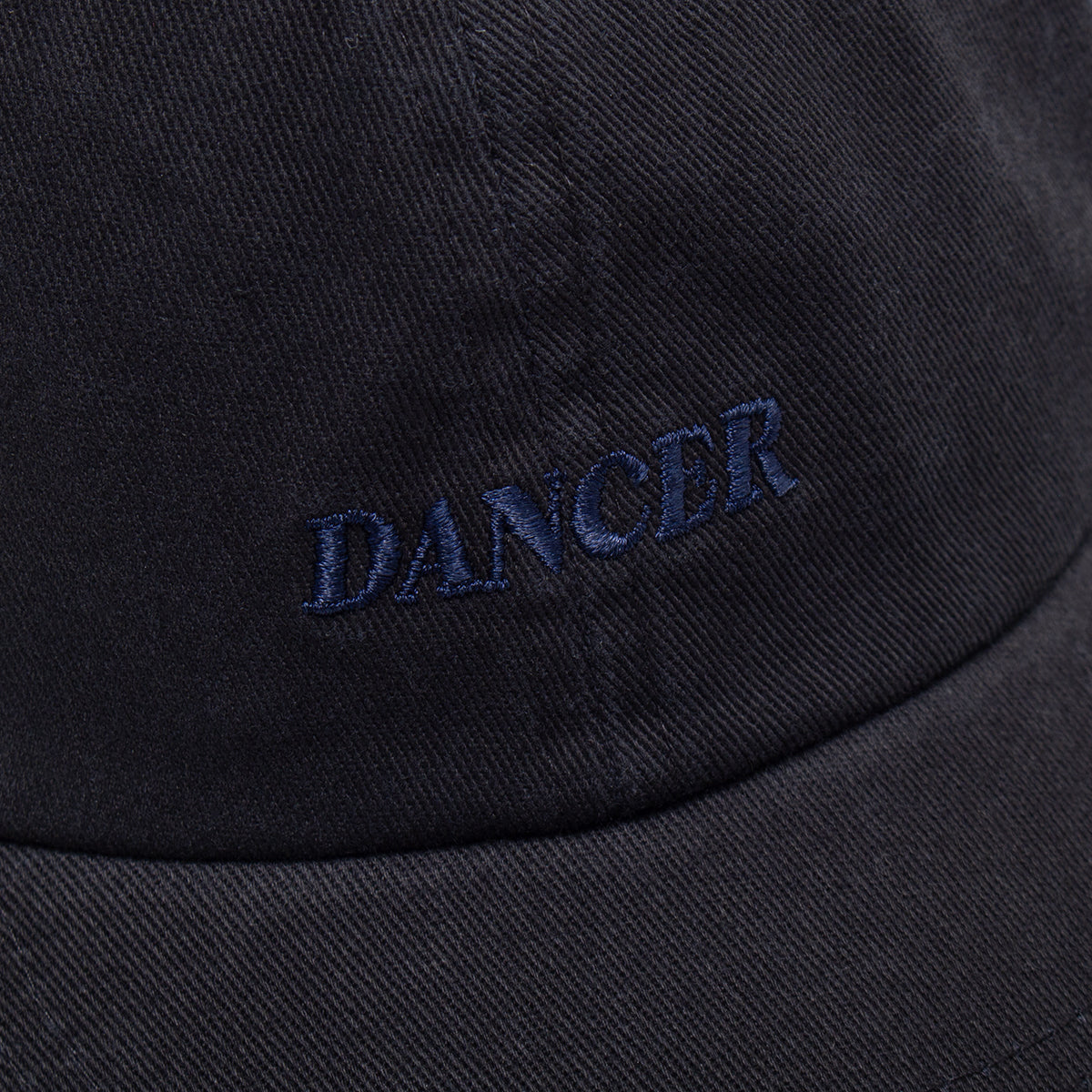 Dancer - Trucker Snap Cap
Color : Black / Navy