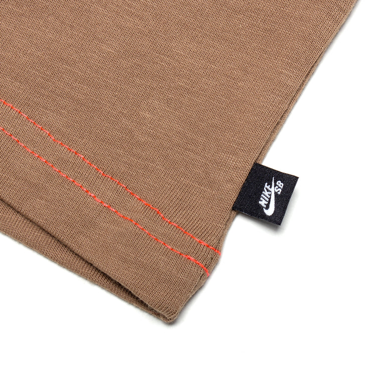Nike SB - Som Yum T-Shirt
Style # IH1478-258
Color : Dark Driftwood