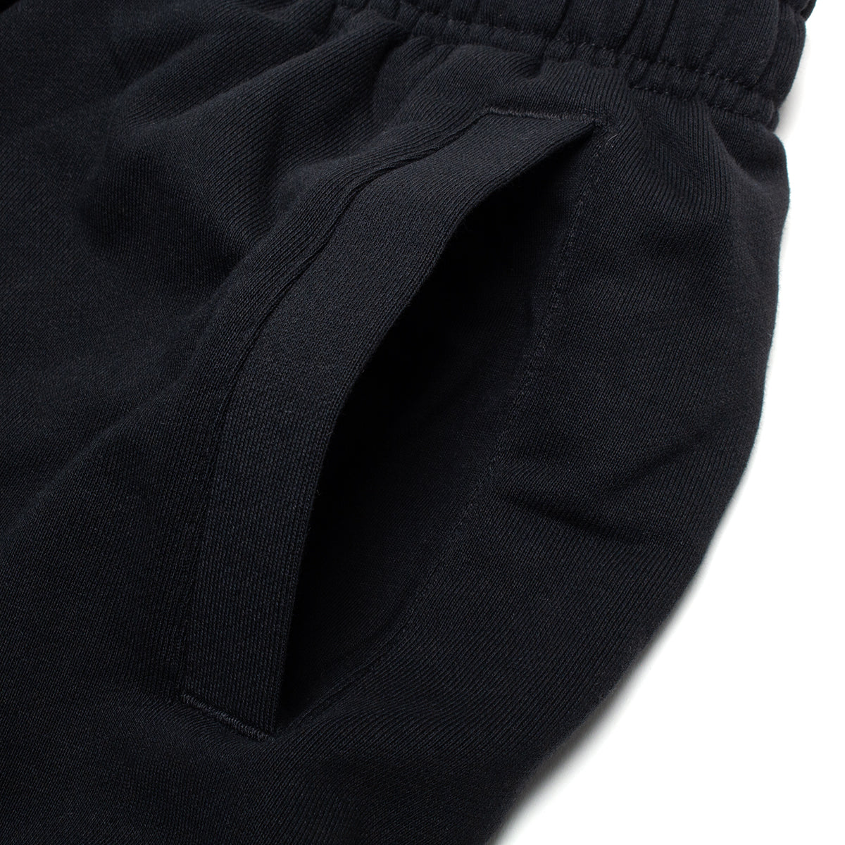 Nike SB - GFX Fleece Short
Style # IF1602-010
Color : Black / White