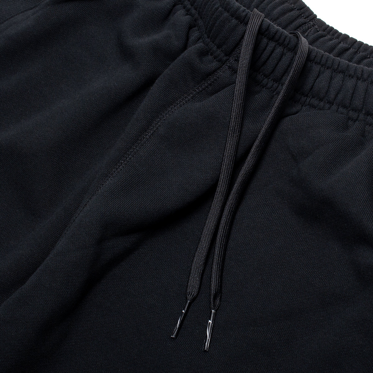 Nike SB - GFX Fleece Short
Style # IF1602-010
Color : Black / White