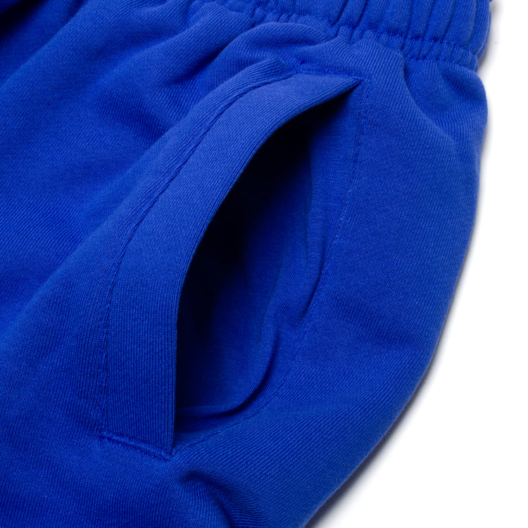 Nike SB - GFX Fleece Short
Style # IF1602-480
Color : Game Royal / University Gold