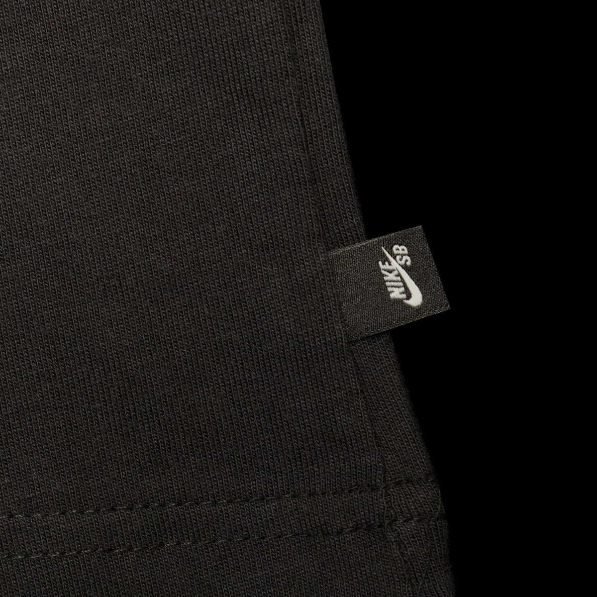 Nike SB - M90 Brooklyn Banks T-Shirt
Style # HJ0893-010
Color : Black