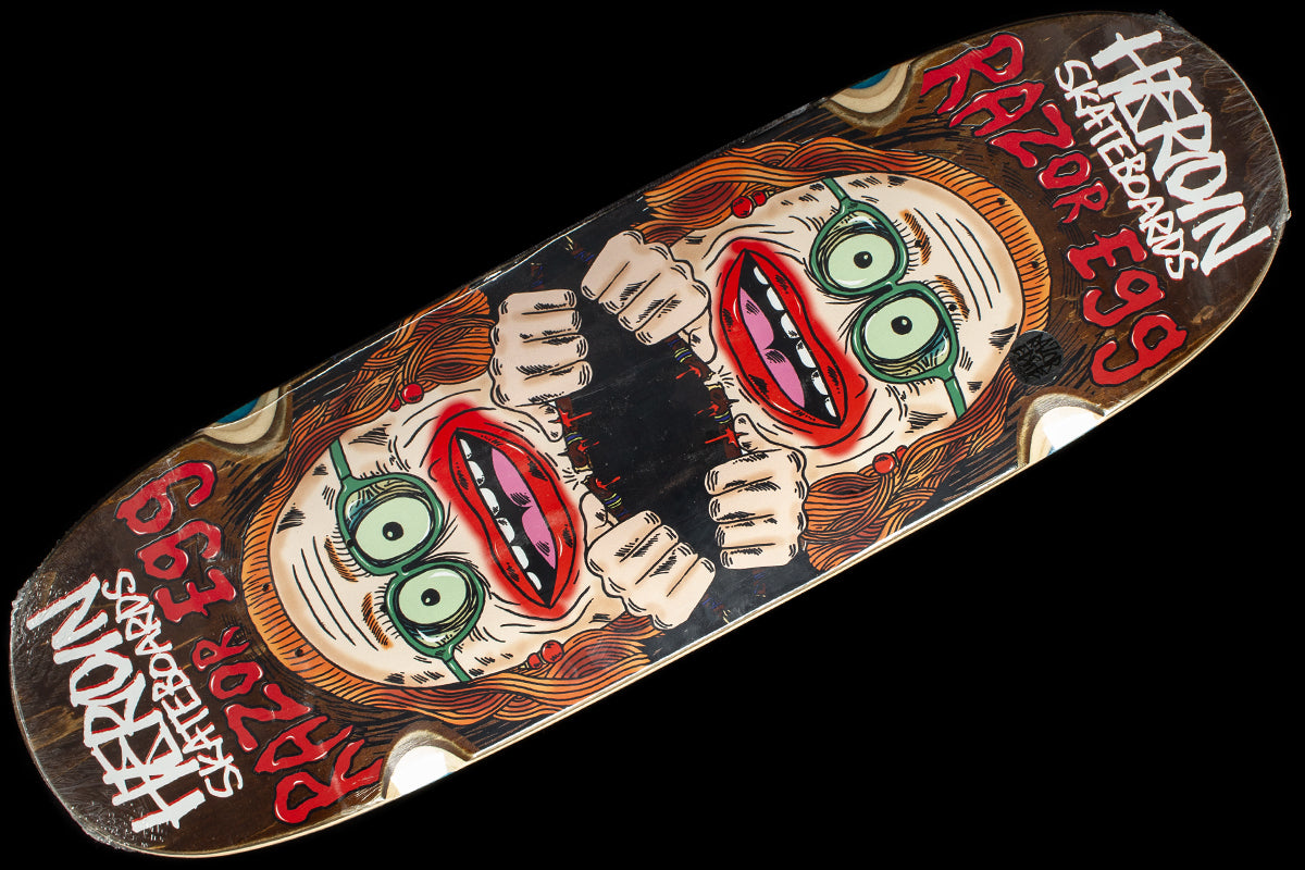 Heroin - Auntie Razoregg Deck
Color : Brown