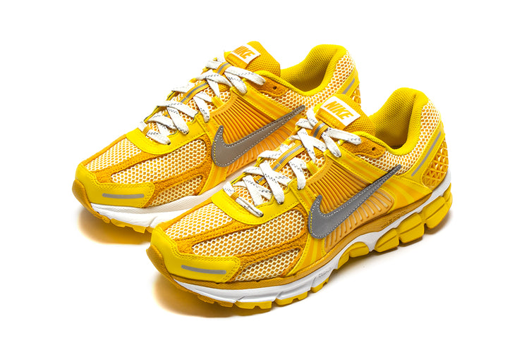 Nike - Zoom Vomero 5
Style # FJ4453-765
Color : Yellow Strike / Metallic Silver
