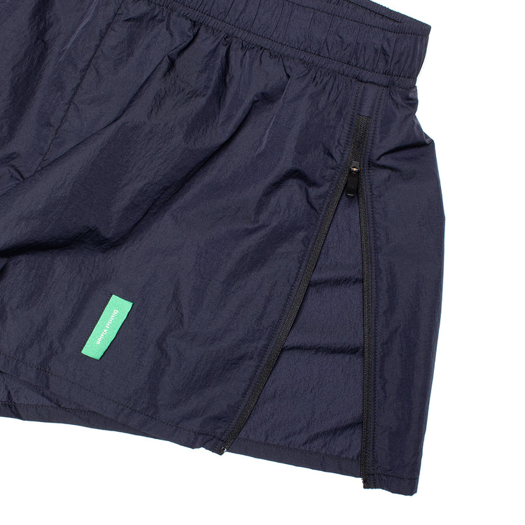 District Vision - Ultralight Nylon Zippered Shorts
Style # DVW0109-A
Color : Obsidian