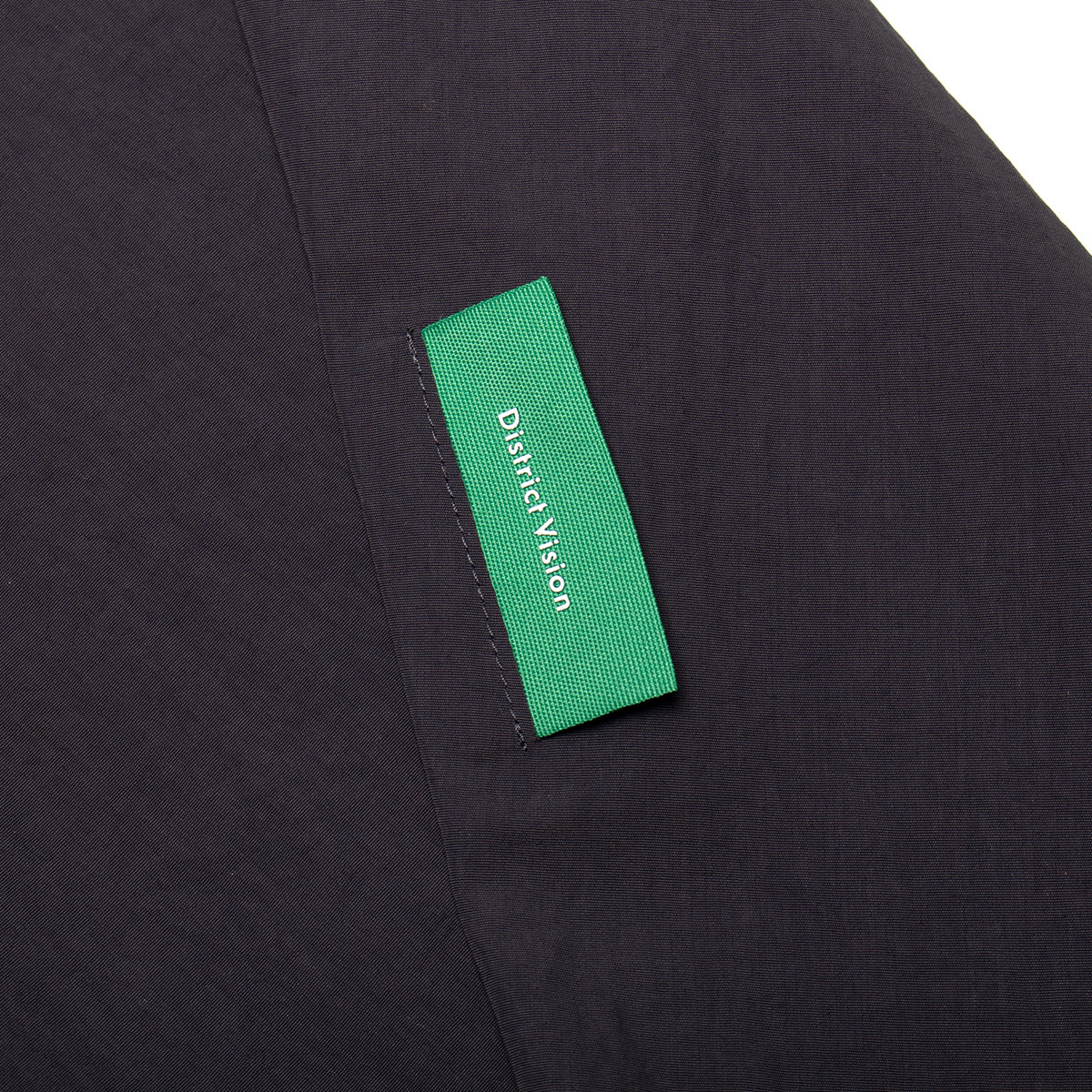 District Vision - Taslan Nylon Jacket
Style # DV0127-A
Color : Shale