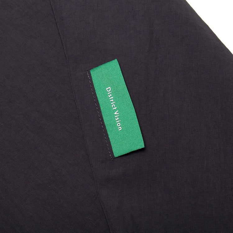 District Vision - Taslan Nylon Jacket
Style # DV0127-A
Color : Shale