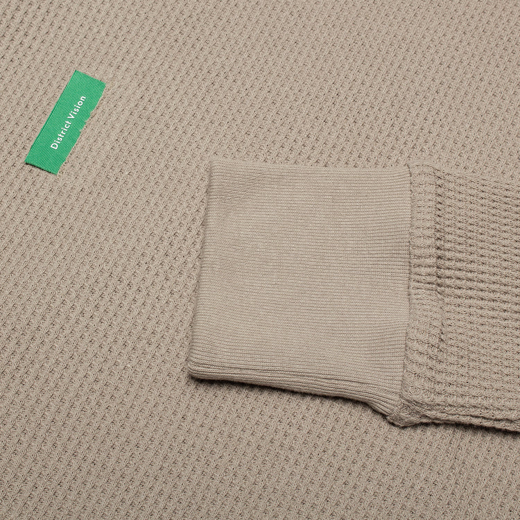 District Vision - Women's Fitted L/S Waffle T-Shirt
Style # DVW0123-B
Color : Stone Grey