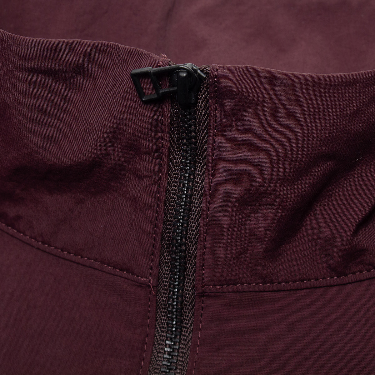 District Vision - Half Zip Nylon Windbreaker
Style # DV0106-A
Color : Blackberry