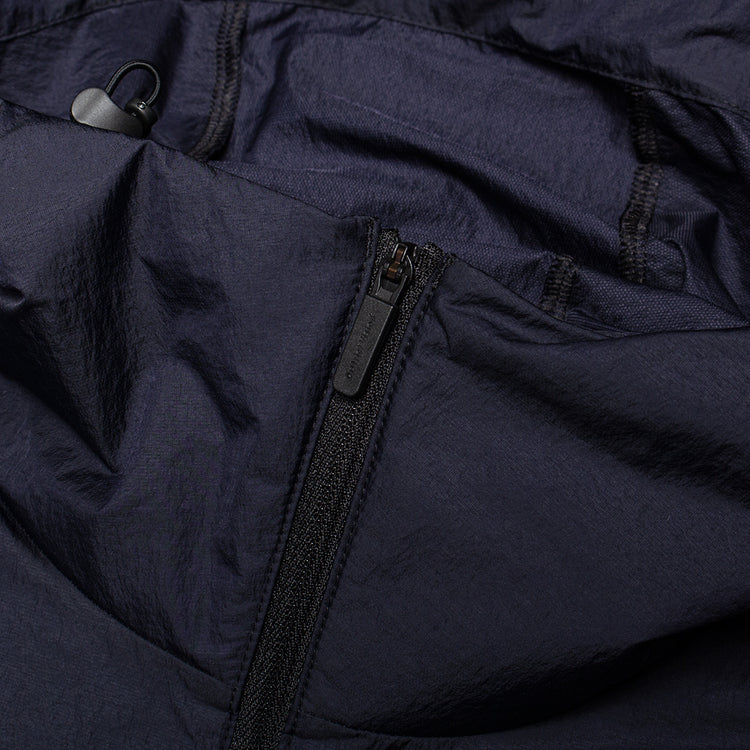 District Vision - Ultralight Nylon Windbreaker
Style # DVW0114-A
Color : Obsidian