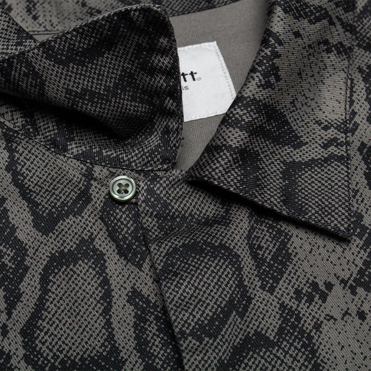Carhartt WIP - Snake Camo Shirt
Style # I036275-3NH
Color : Snake Camo / Leaf