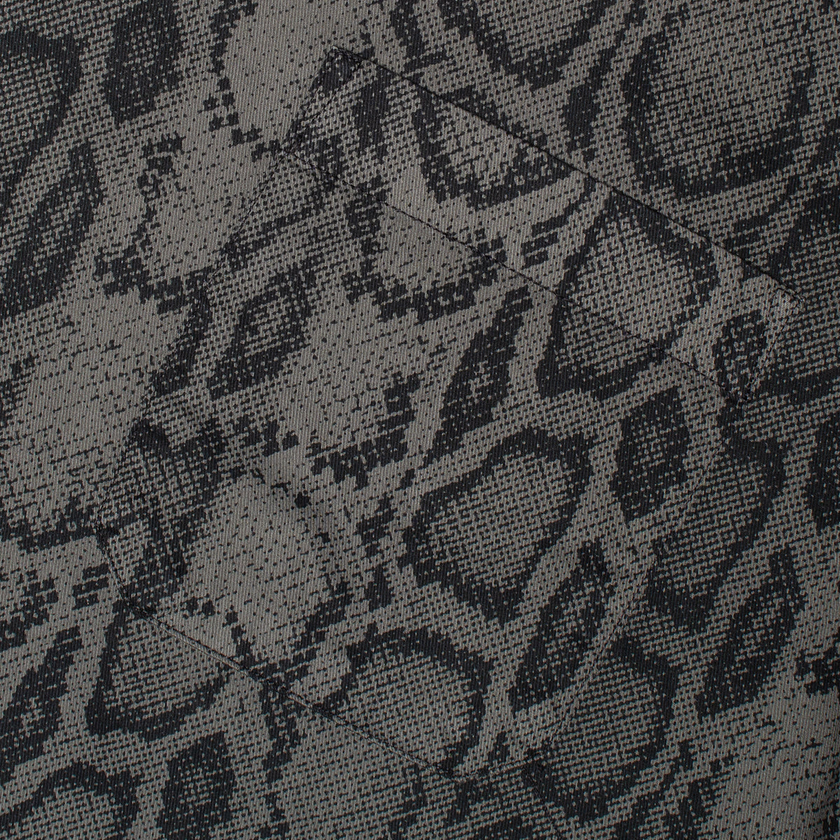 Carhartt WIP - Snake Camo Shirt
Style # I036275-3NH
Color : Snake Camo / Leaf