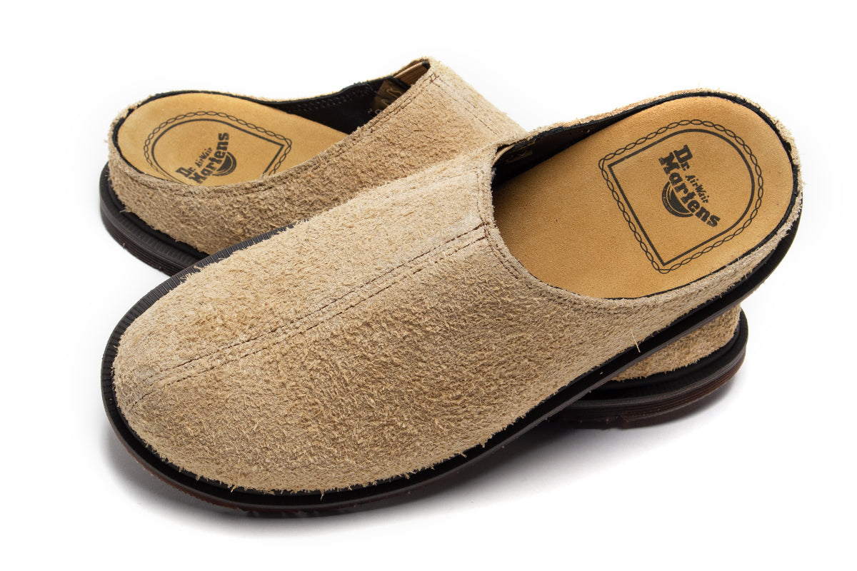 Dr. Martens - San Mule
Style # 42451200
Color : Savannah Tan