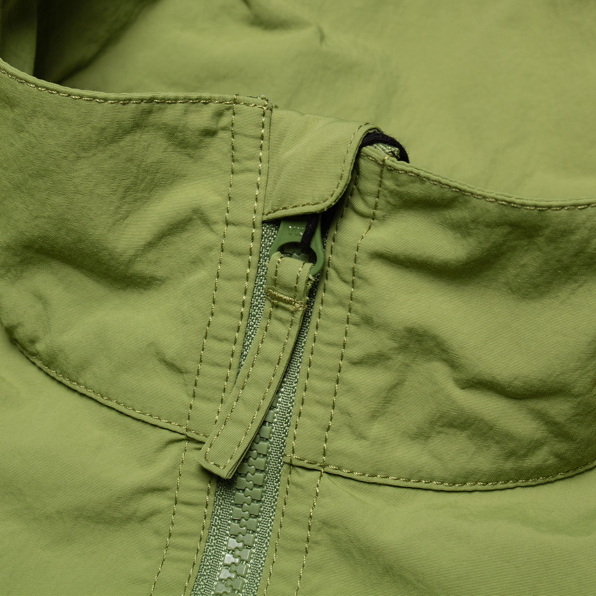 Stussy - Lightweight Mock Jacket
Style # 115902
Color : Green