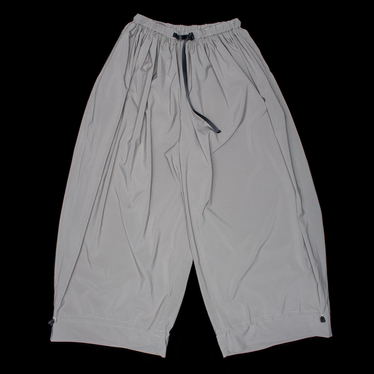 Snow Peak - Women's Shadow Ripstop Gather Pants
Color : Light Olive
Materials : 100% Recycled Polyester DWR