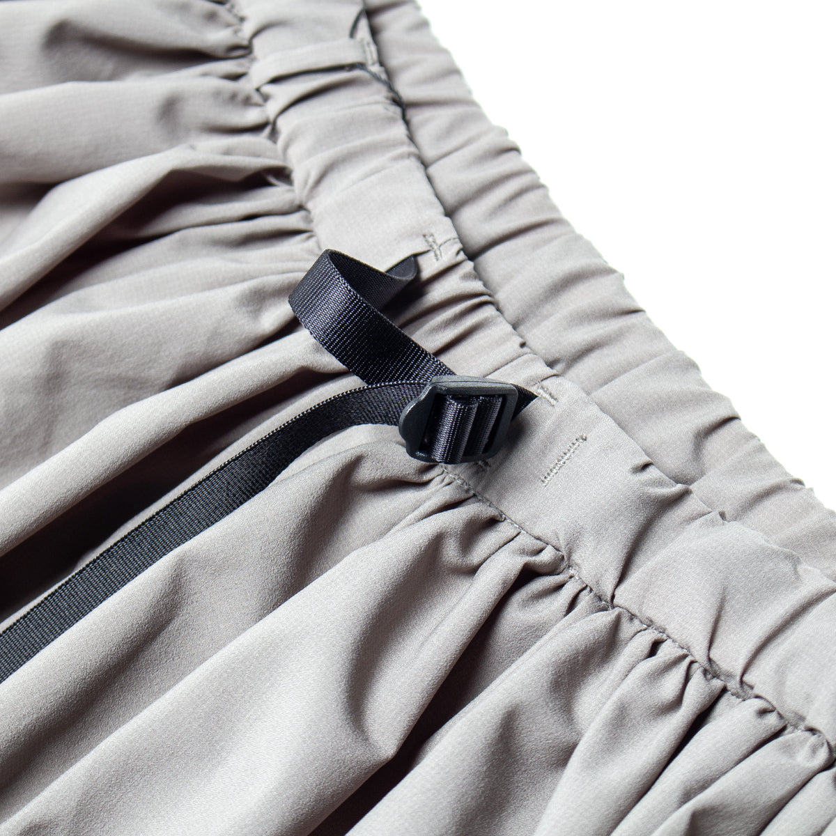 Snow Peak - Women's Shadow Ripstop Gather Pants
Color : Light Olive
Materials : 100% Recycled Polyester DWR