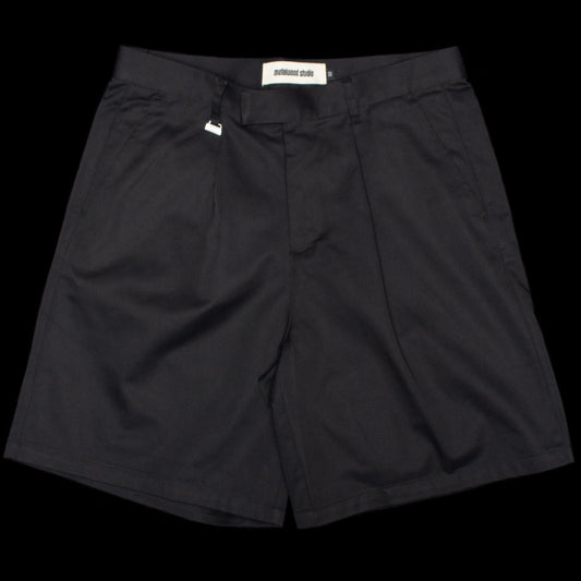 Metalwood - Trophy Short
Color : Black