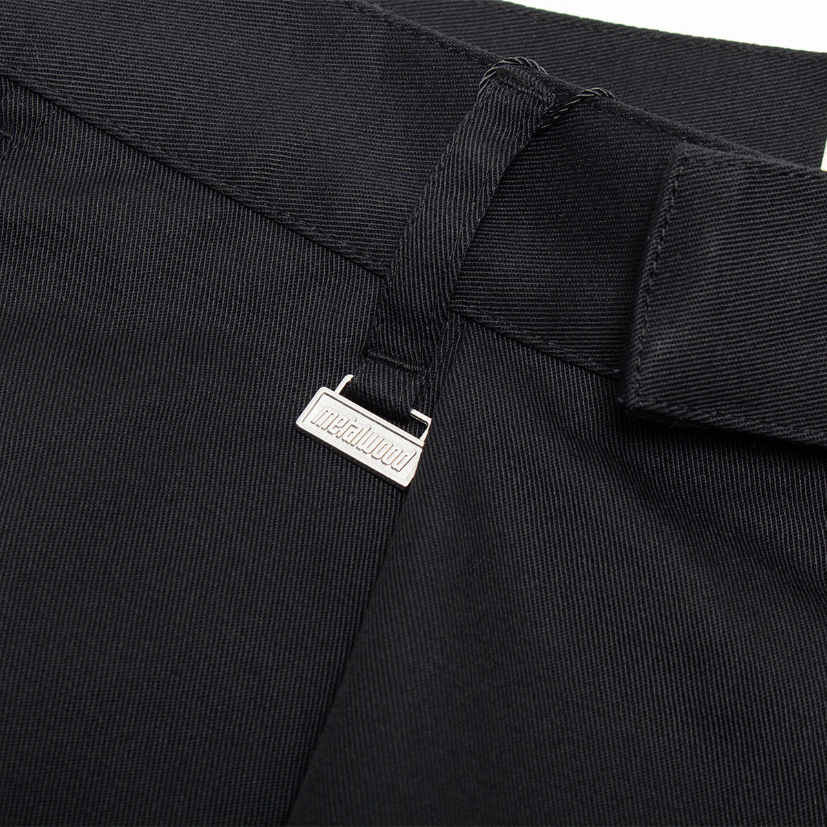 Metalwood - Trophy Short
Color : Black