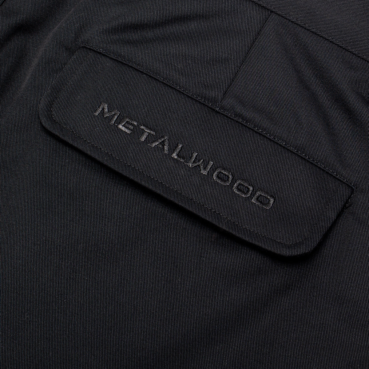 Metalwood - Trophy Short
Color : Black
