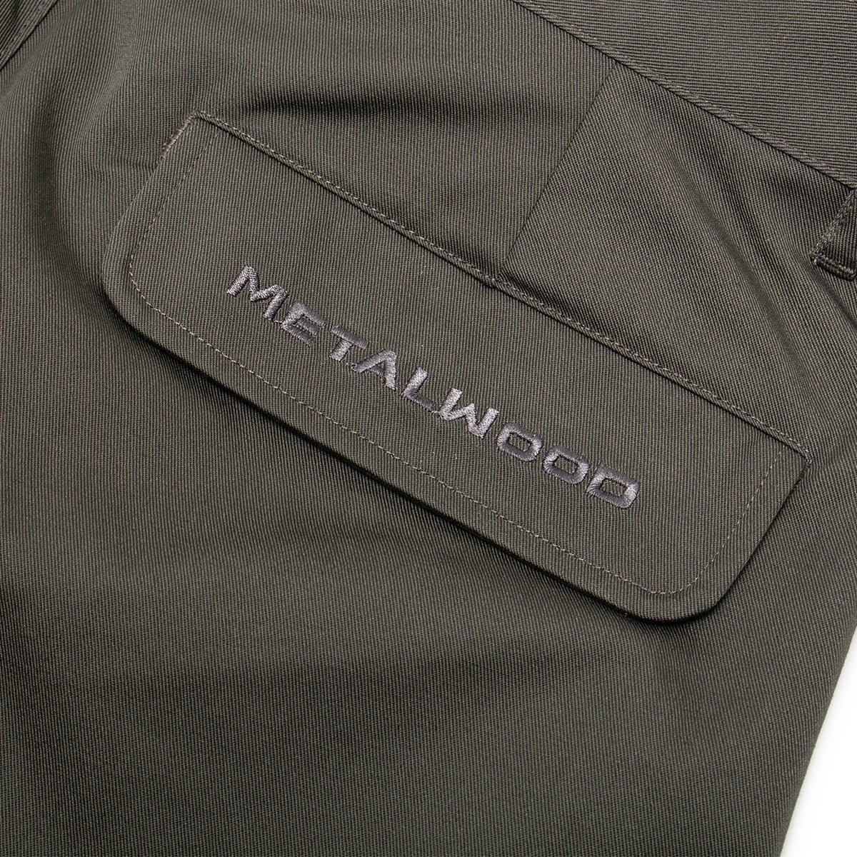 Metalwood - Trophy Short
Color : Olive