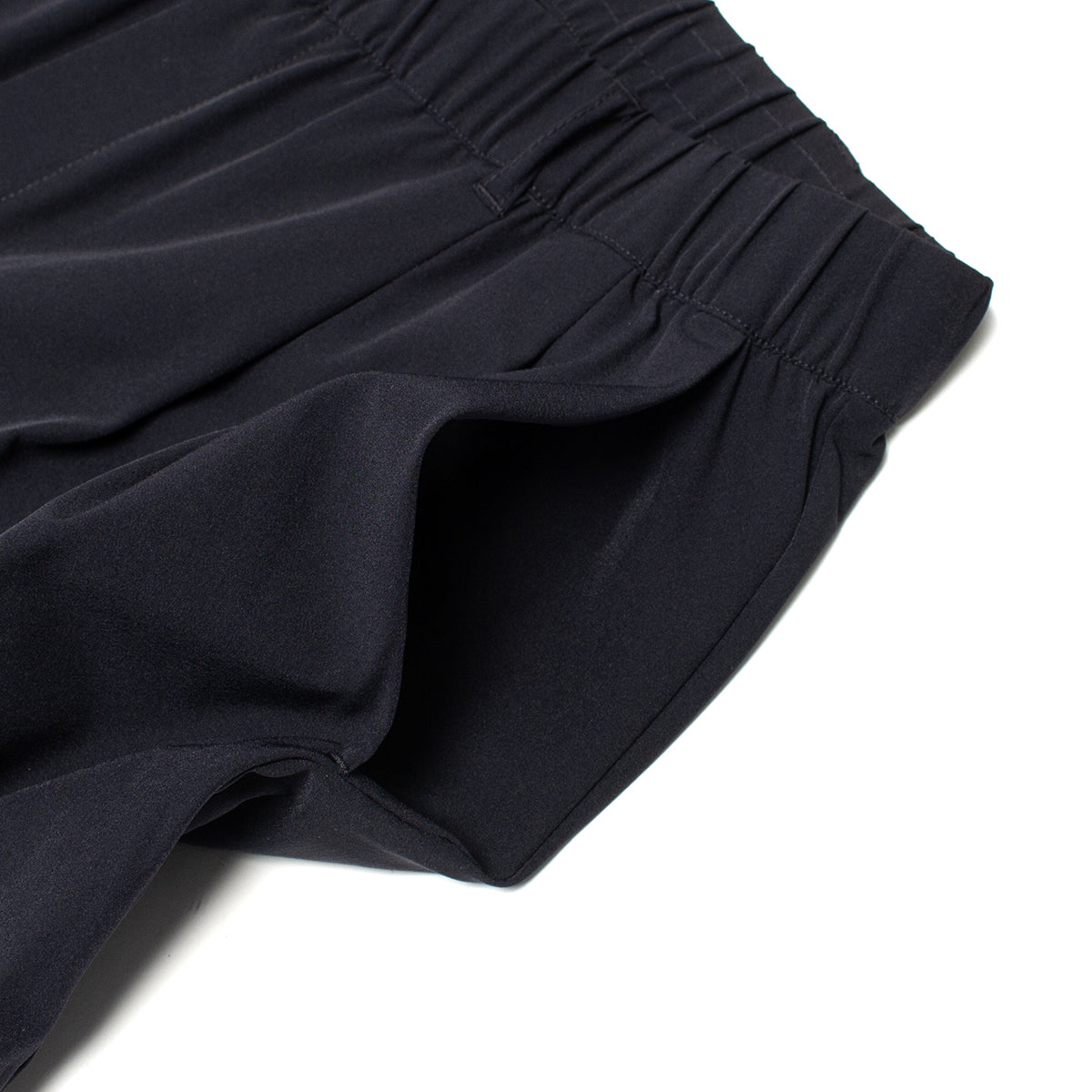 Dime - Pleated Nylon Pants
Color : Black