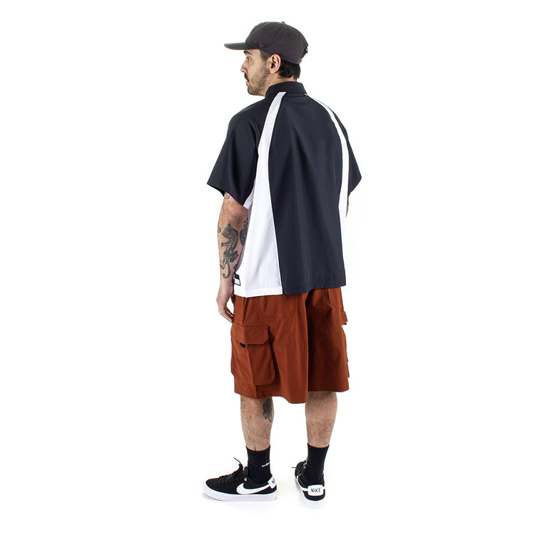 Nike SB - Bowler Shirt
Style # HJ2958-010
Color : Black / White