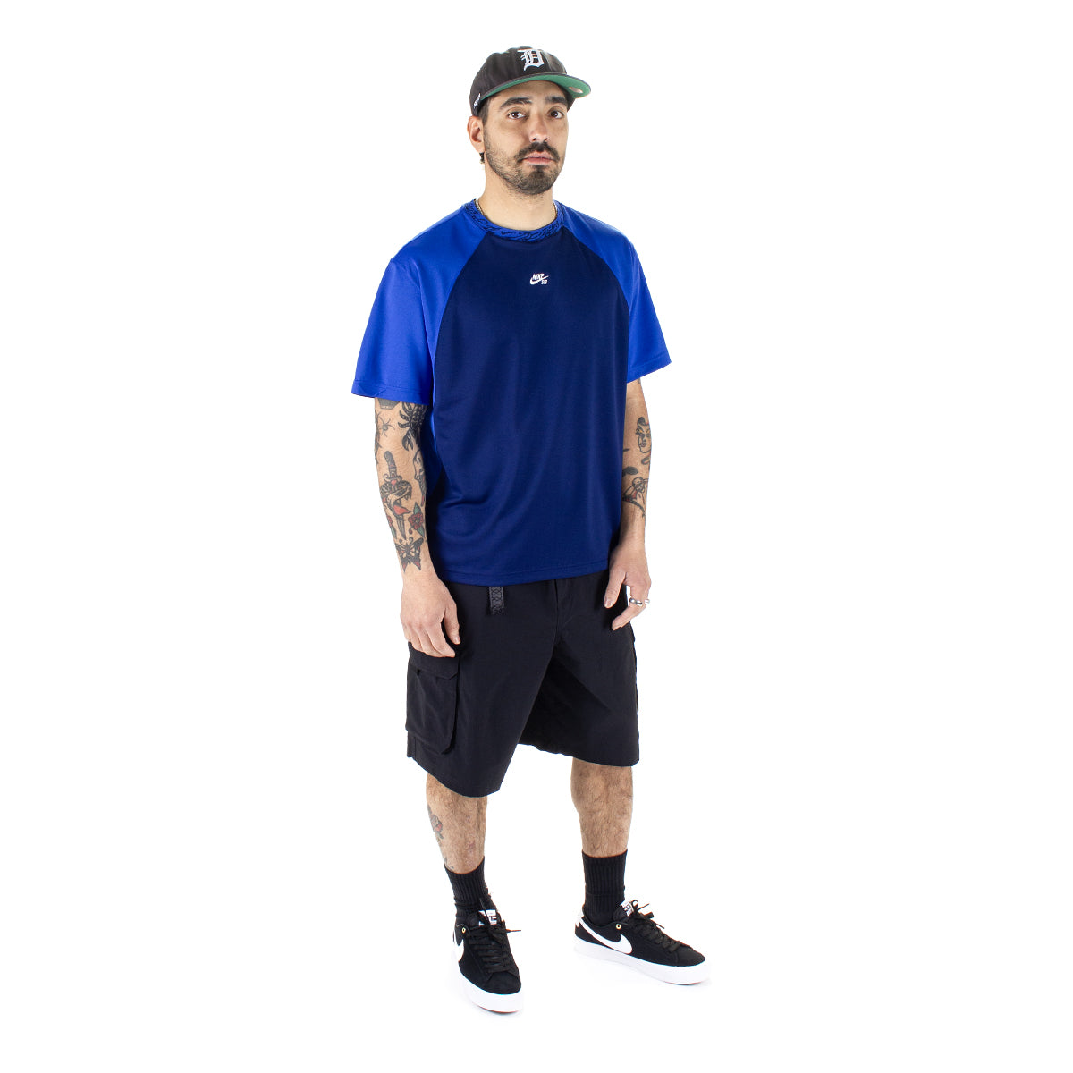 Nike SB - Knit Jersey
Style # HJ2956-492
Color : Blue Void / Game Royal / White