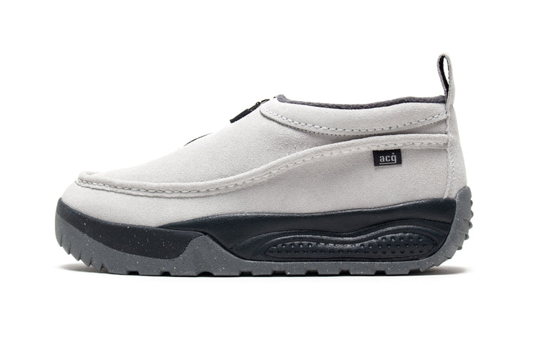 Nike - ACG Izy
Style # FV4317-003
Color : Photon Dust / Anthracite