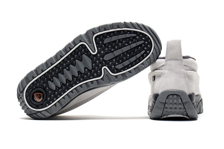 Nike - ACG Izy
Style # FV4317-003
Color : Photon Dust / Anthracite