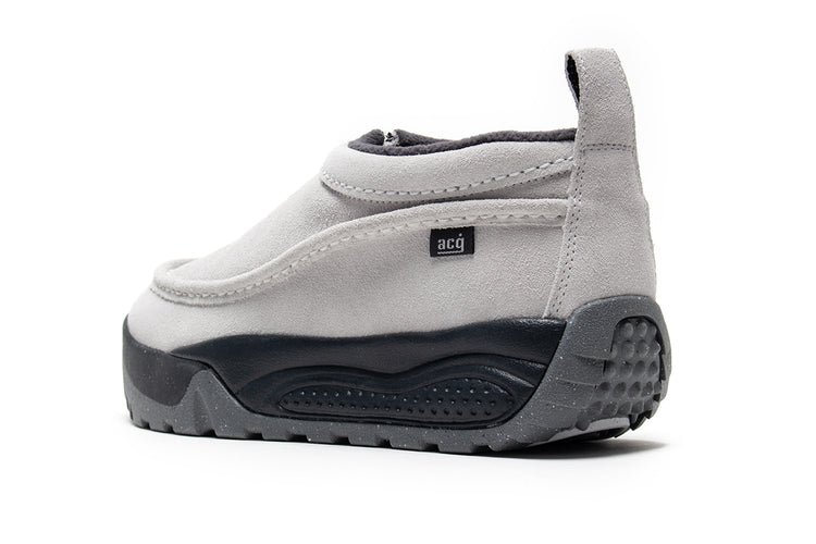 Nike - ACG Izy
Style # FV4317-003
Color : Photon Dust / Anthracite
