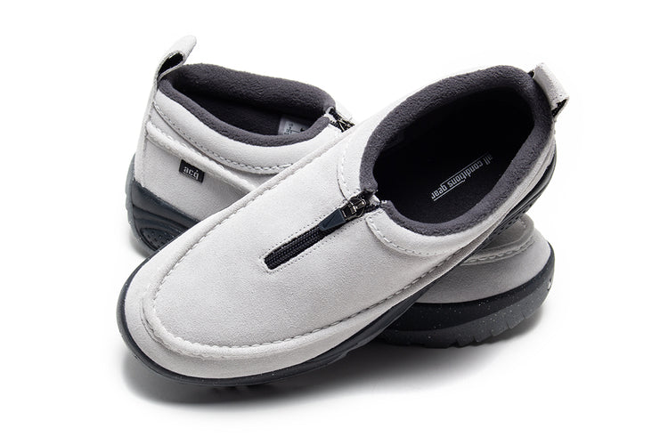 Nike - ACG Izy
Style # FV4317-003
Color : Photon Dust / Anthracite