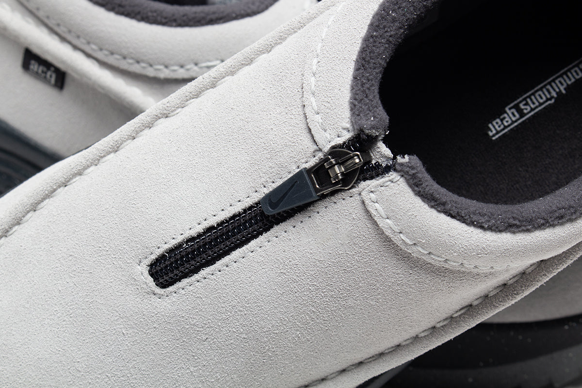 Nike - ACG Izy
Style # FV4317-003
Color : Photon Dust / Anthracite