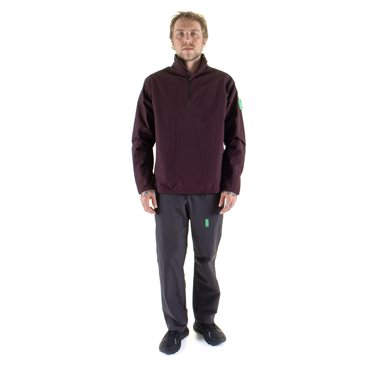 District Vision - Half Zip Nylon Windbreaker
Style # DV0106-A
Color : Blackberry