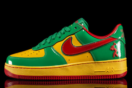 Nike - US Force 1
Style # IH4383-300
Color : Lucky Green / Mystic Red / University Gold