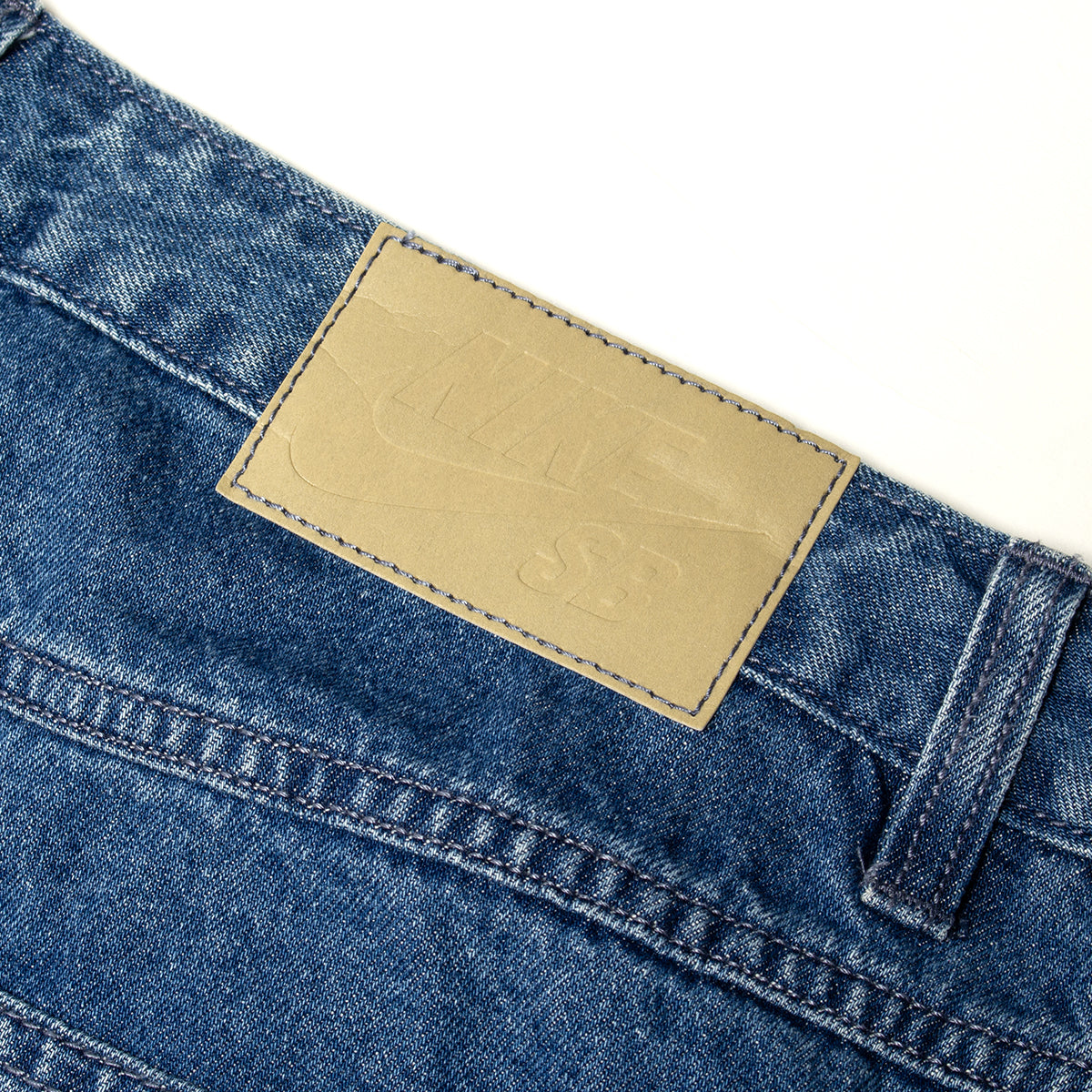 Nike SB - Loose Denim Pant
Style # II7363-487
Color : French Blue