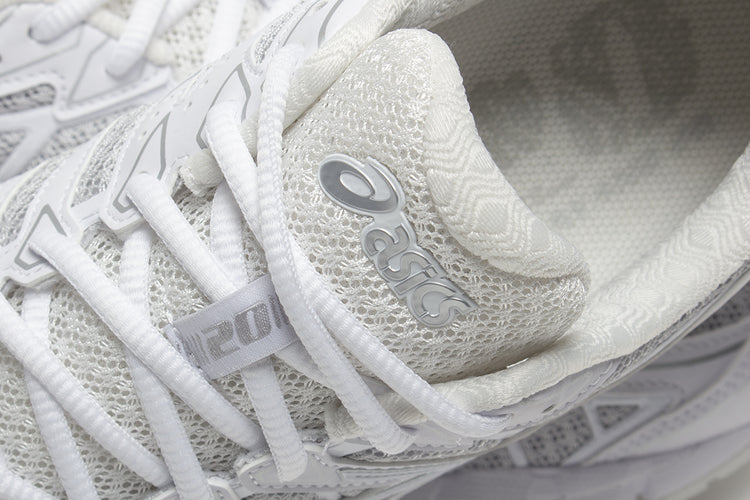 Asics - Gel-Kayano 20
Style # 1203A388.028
Color : Glacier Grey / White